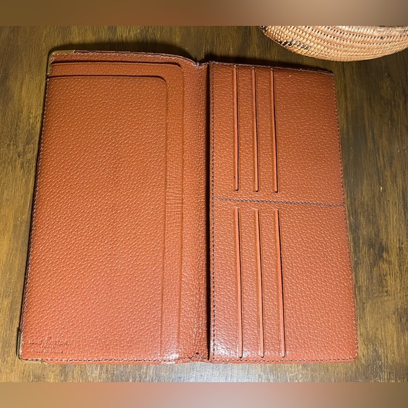 Louis Vuitton checkbook holder - Picture 14 of 15